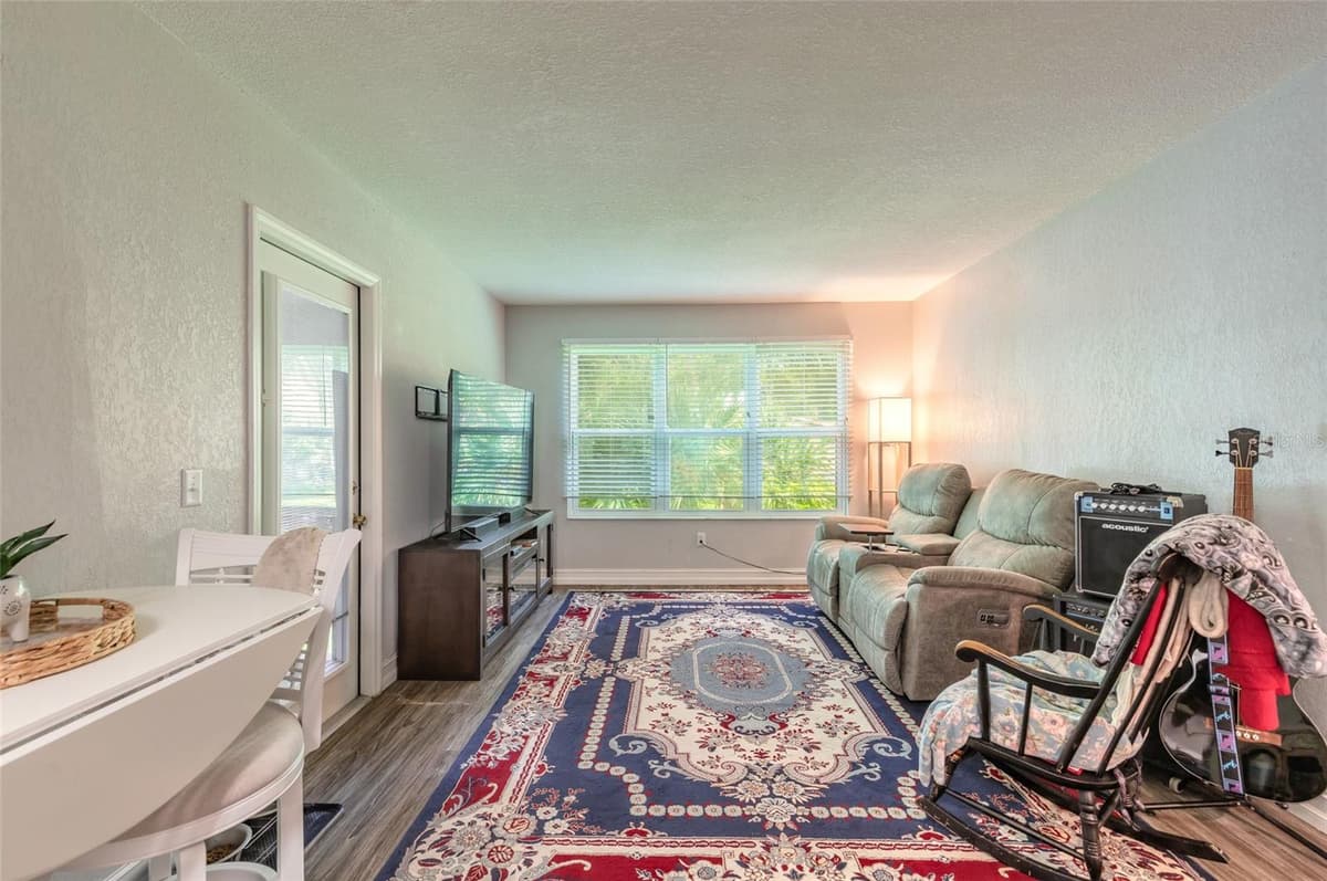 1401 PALMETTO AVENUE — photo 4 of 17