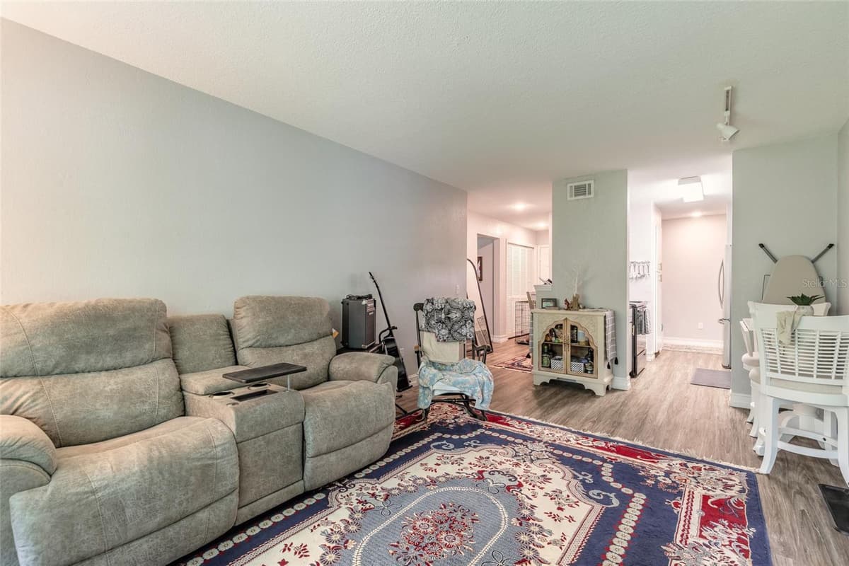 1401 PALMETTO AVENUE — photo 2 of 17