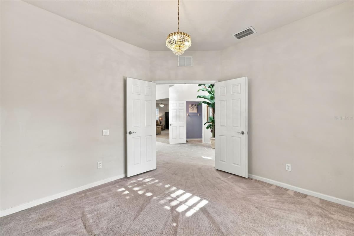 14217 WAKE ROBIN DRIVE — photo 12 of 77