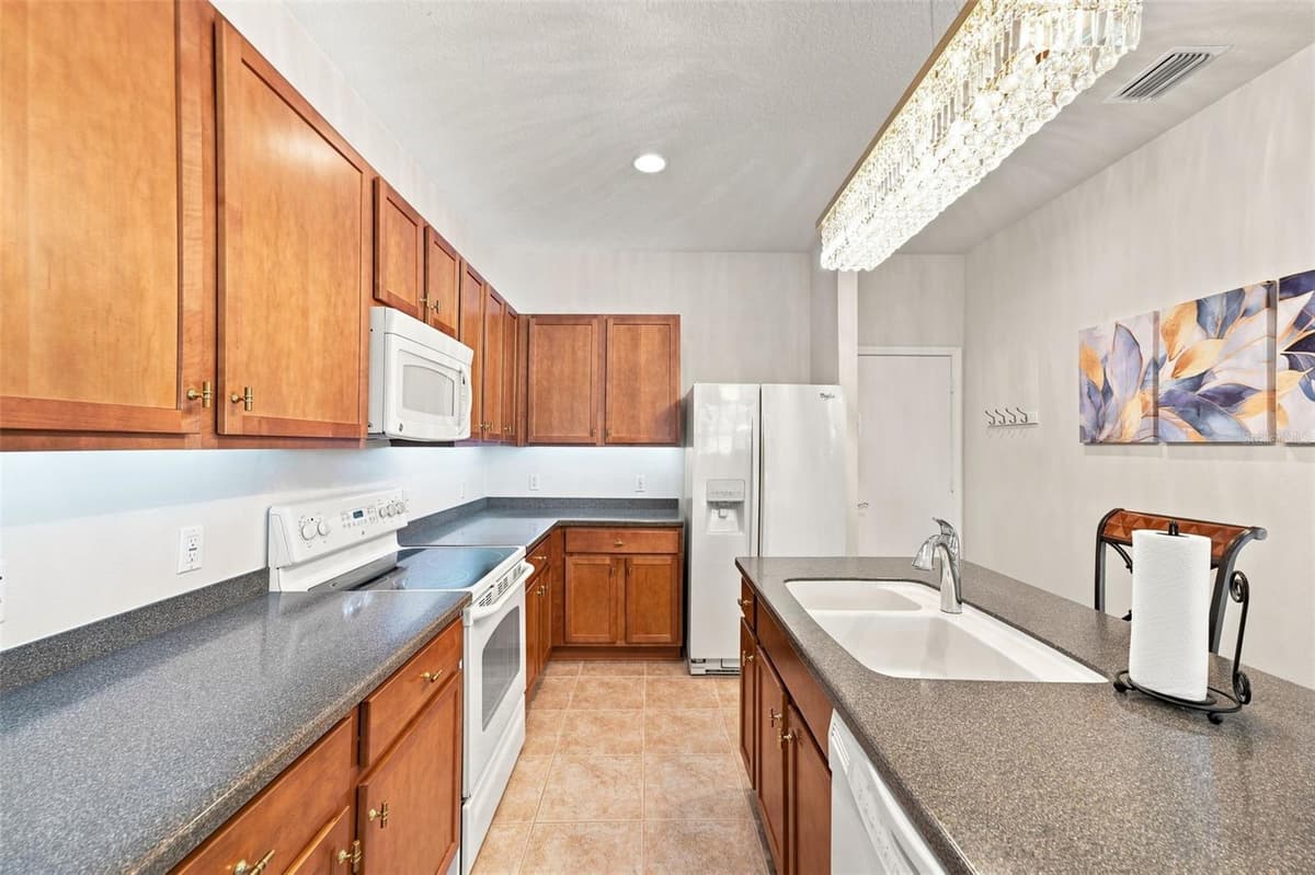 14217 WAKE ROBIN DRIVE — photo 30 of 77