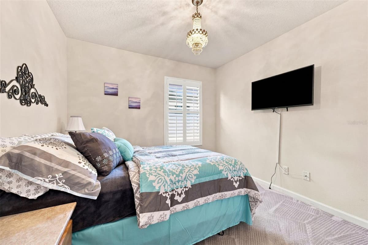 14217 WAKE ROBIN DRIVE — photo 43 of 77