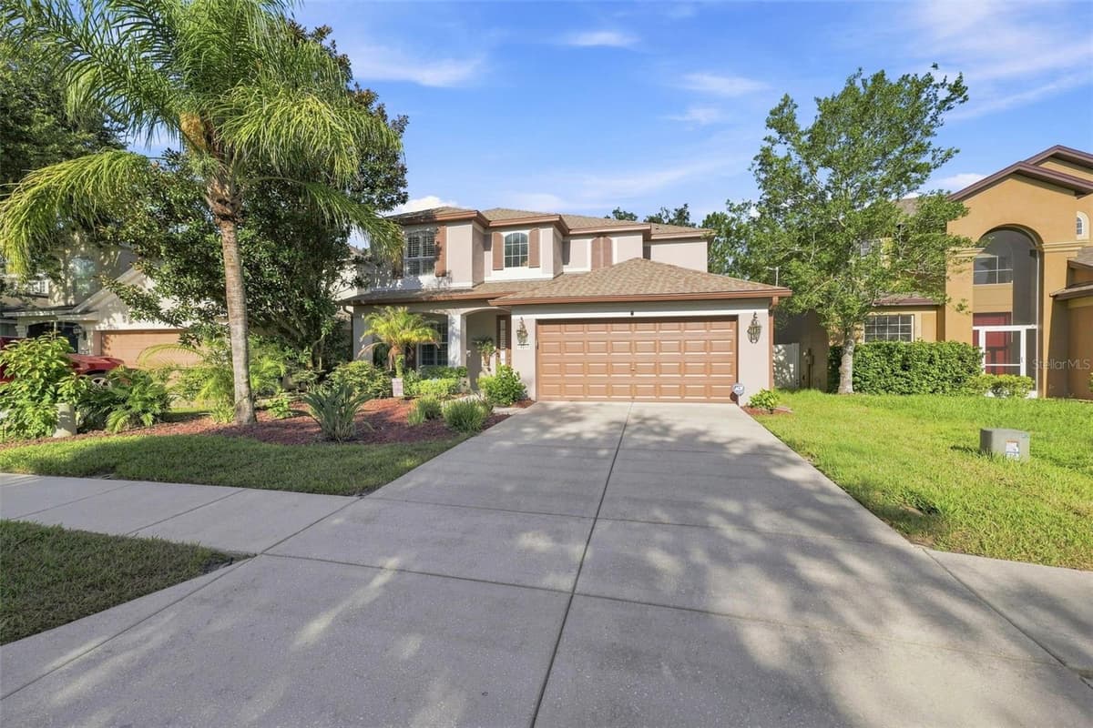 14217 WAKE ROBIN DRIVE — photo 3 of 77