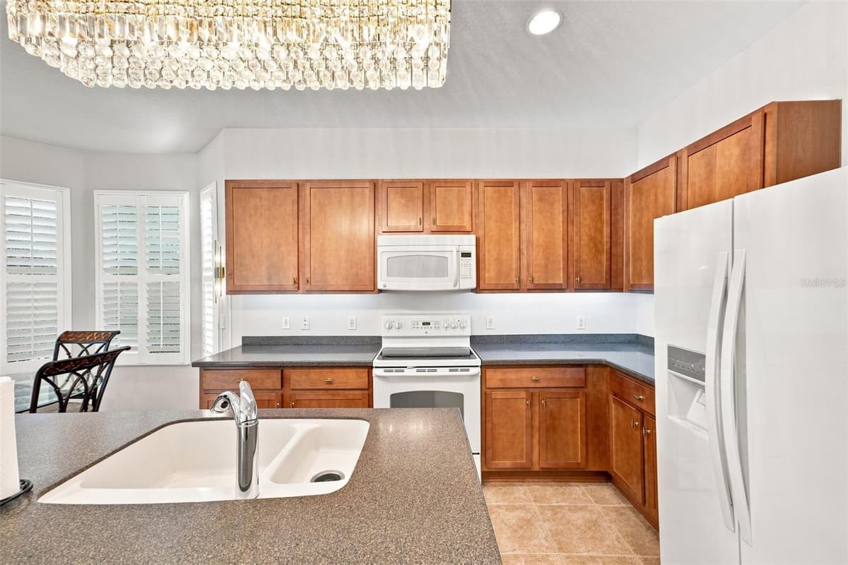 14217 WAKE ROBIN DRIVE — photo 23 of 77