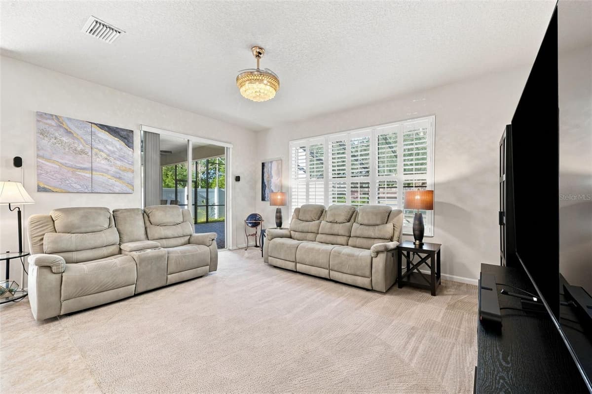 14217 WAKE ROBIN DRIVE — photo 25 of 77