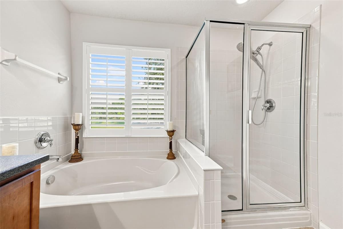 14217 WAKE ROBIN DRIVE — photo 37 of 77