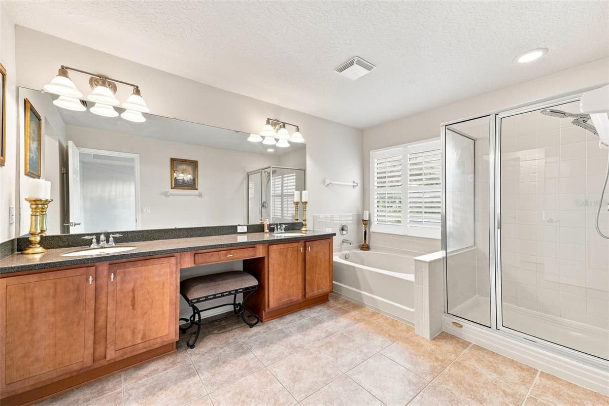14217 WAKE ROBIN DRIVE — photo 36 of 77