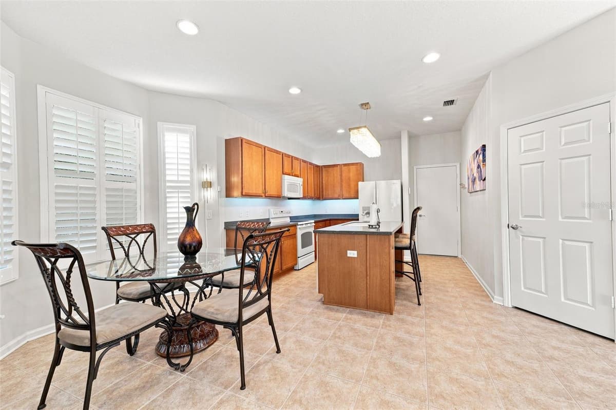 14217 WAKE ROBIN DRIVE — photo 24 of 77