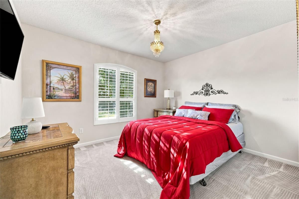 14217 WAKE ROBIN DRIVE — photo 39 of 77