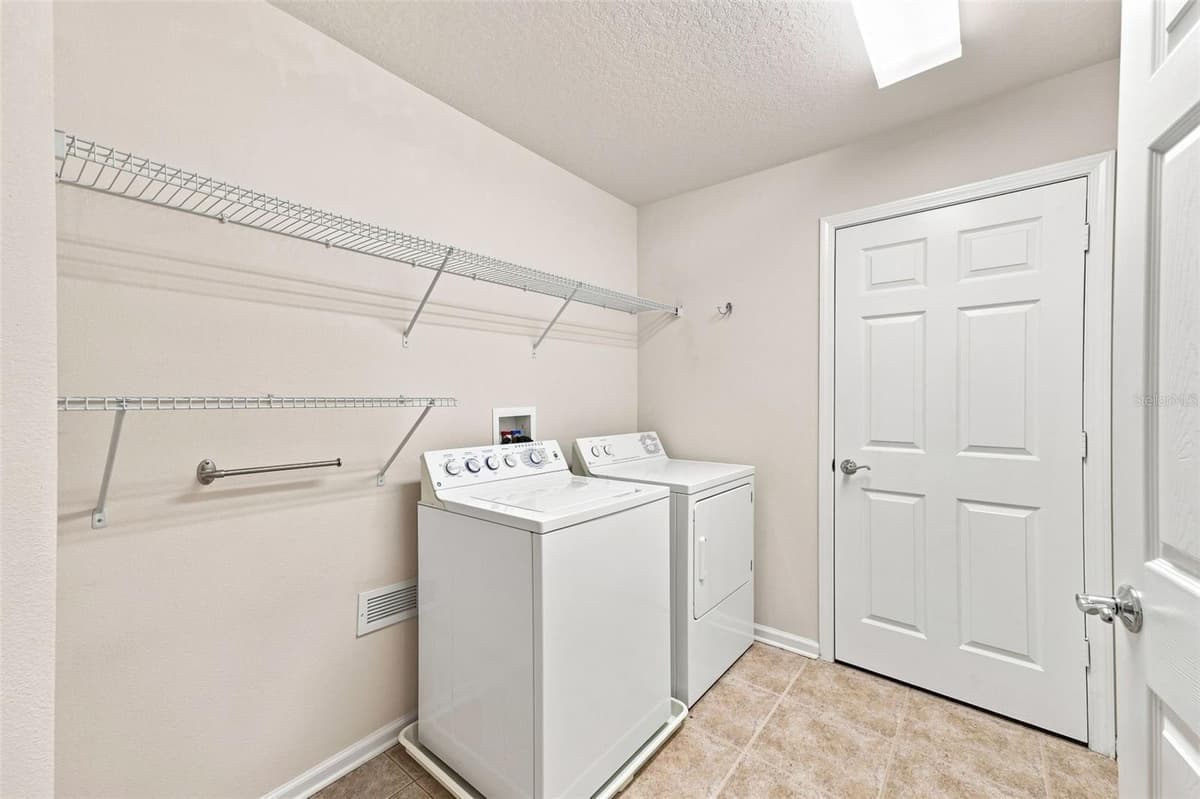14217 WAKE ROBIN DRIVE — photo 47 of 77