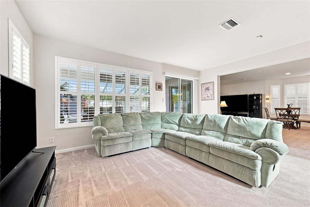 14217 WAKE ROBIN DRIVE — photo 17 of 77