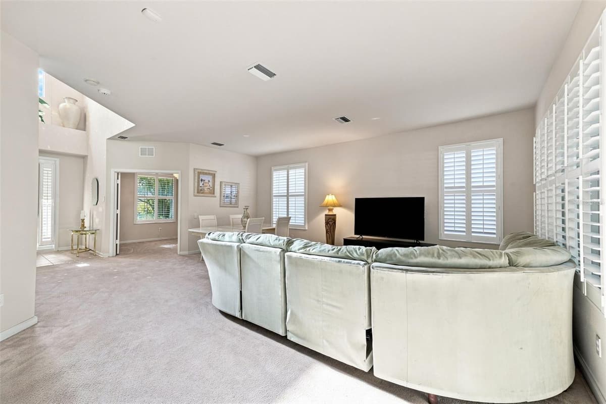 14217 WAKE ROBIN DRIVE — photo 19 of 77