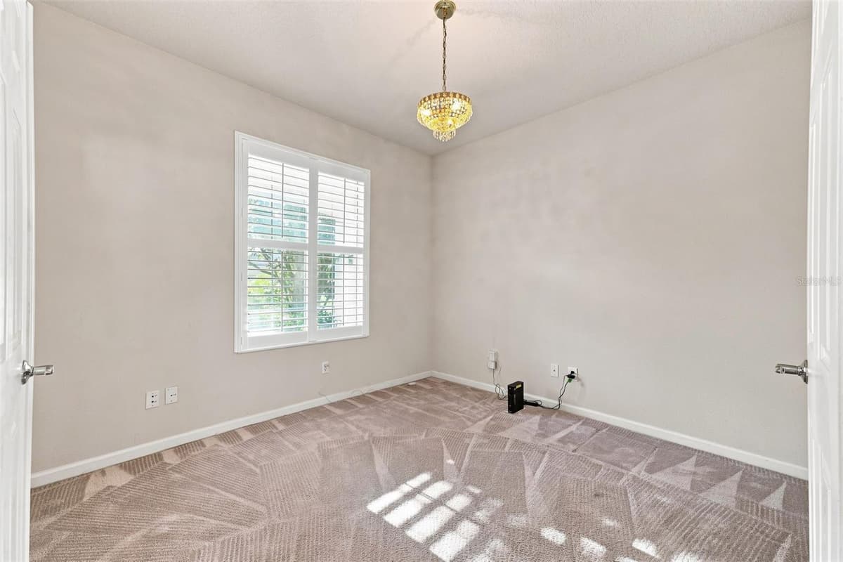 14217 WAKE ROBIN DRIVE — photo 11 of 77