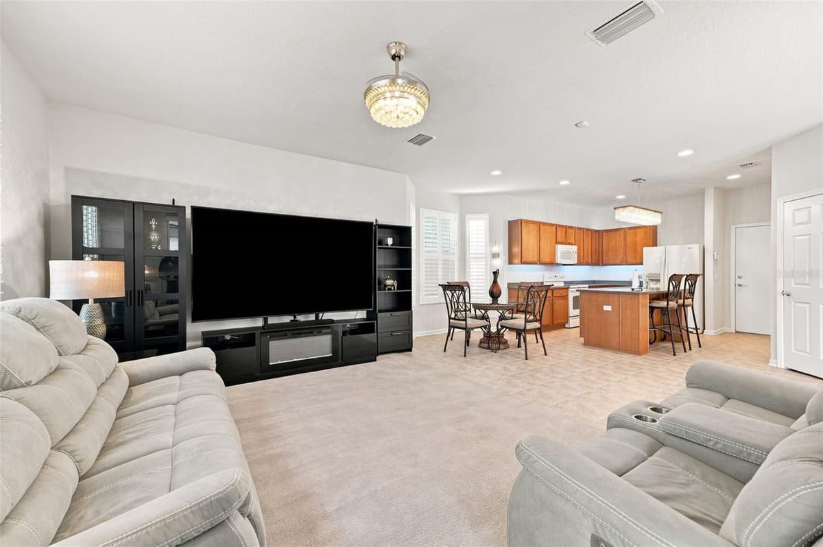 14217 WAKE ROBIN DRIVE — photo 27 of 77