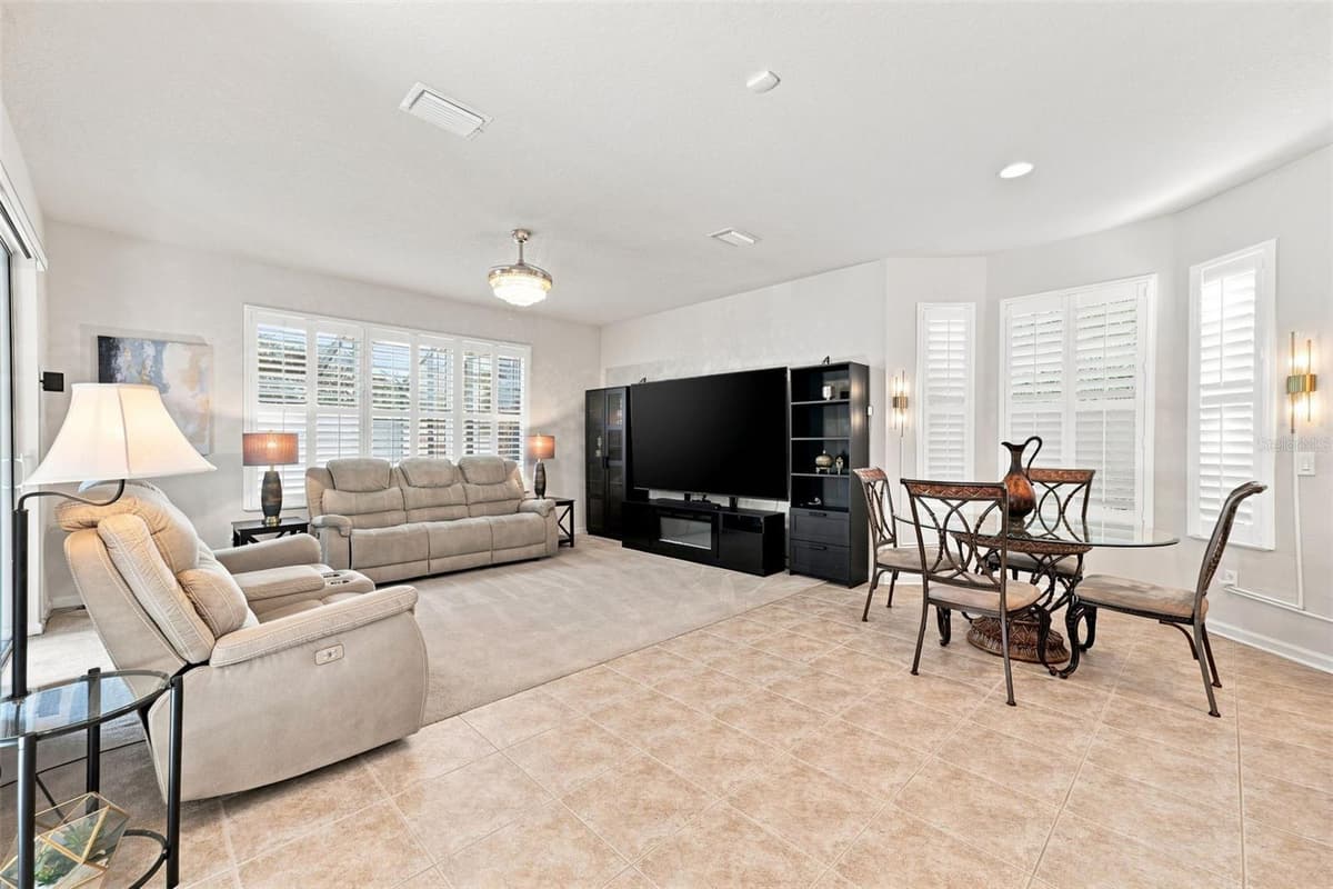 14217 WAKE ROBIN DRIVE — photo 26 of 77