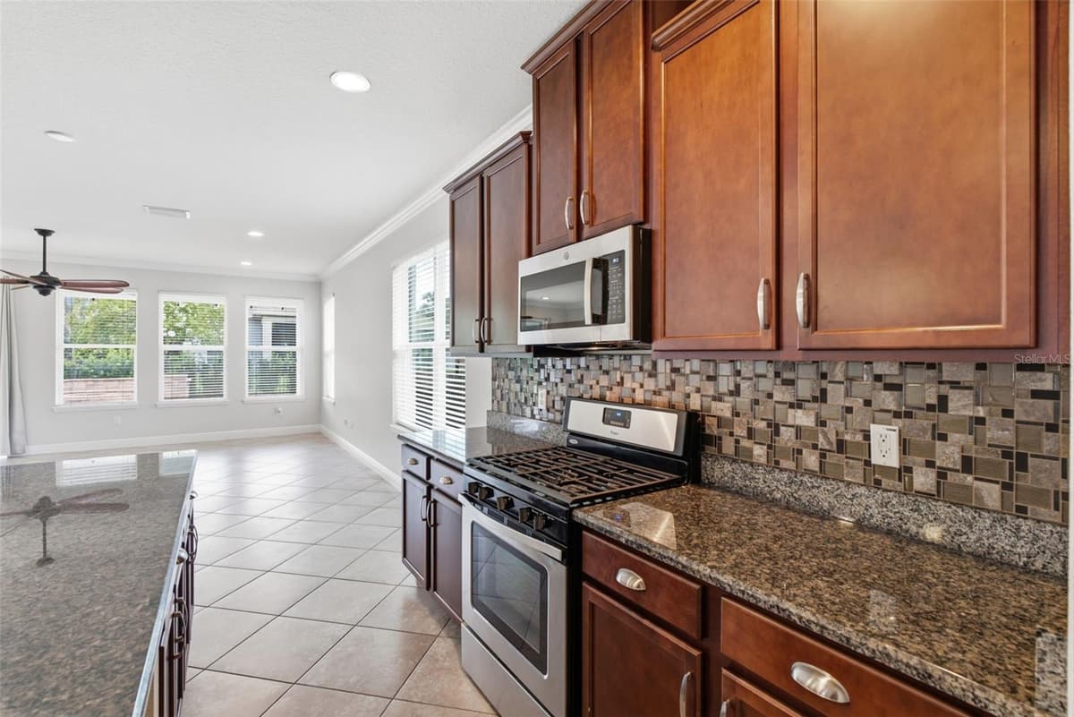 5821 JASPER GLEN DRIVE — photo 13 of 44