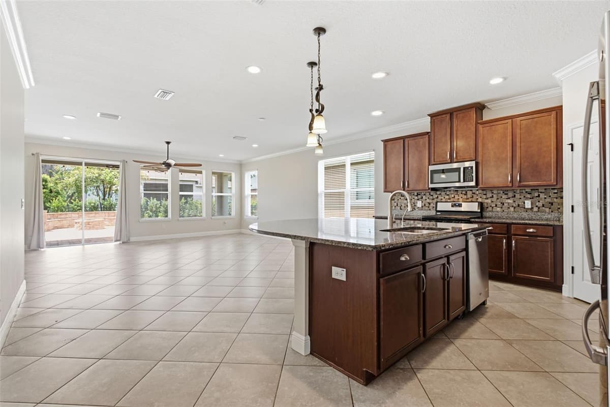5821 JASPER GLEN DRIVE — photo 9 of 44