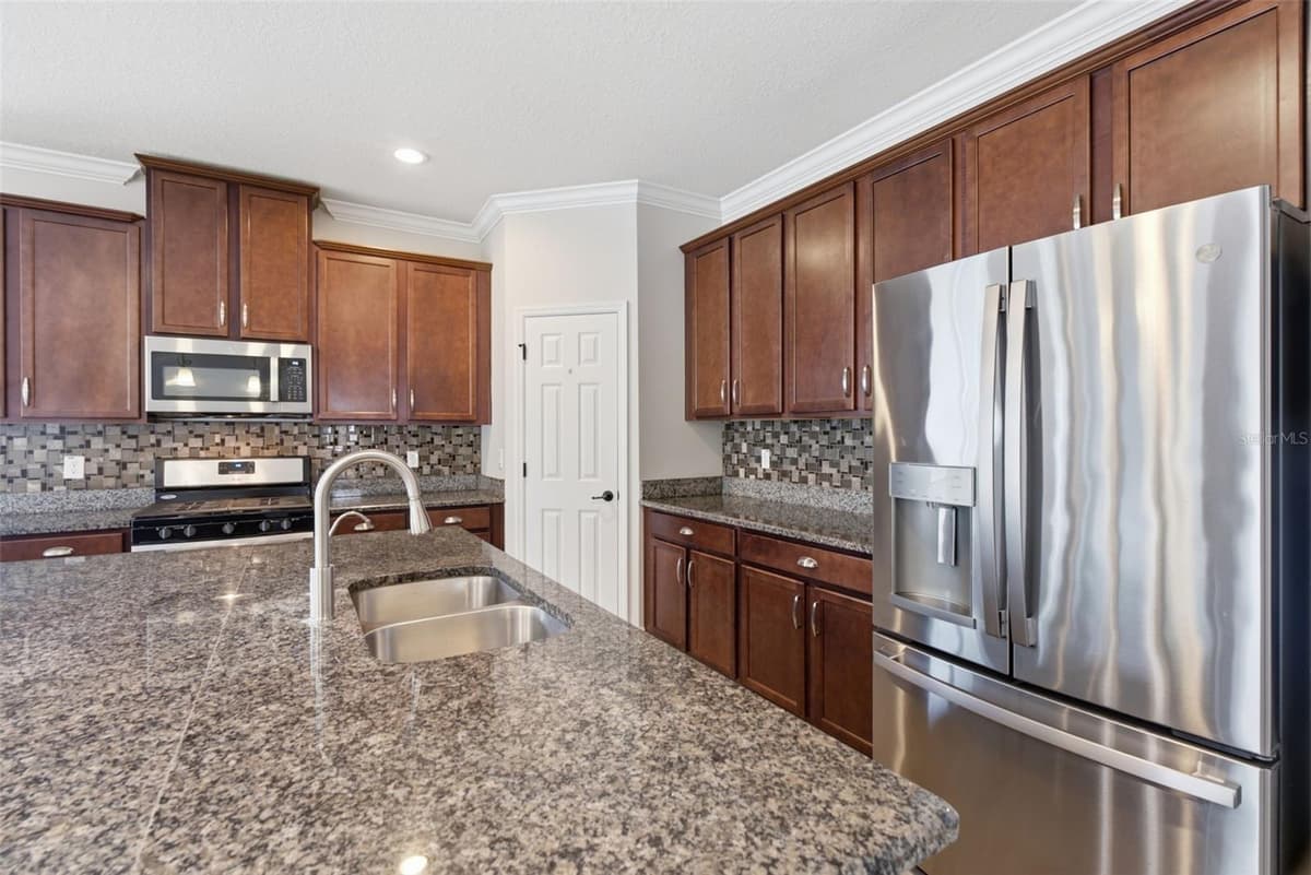 5821 JASPER GLEN DRIVE — photo 16 of 44