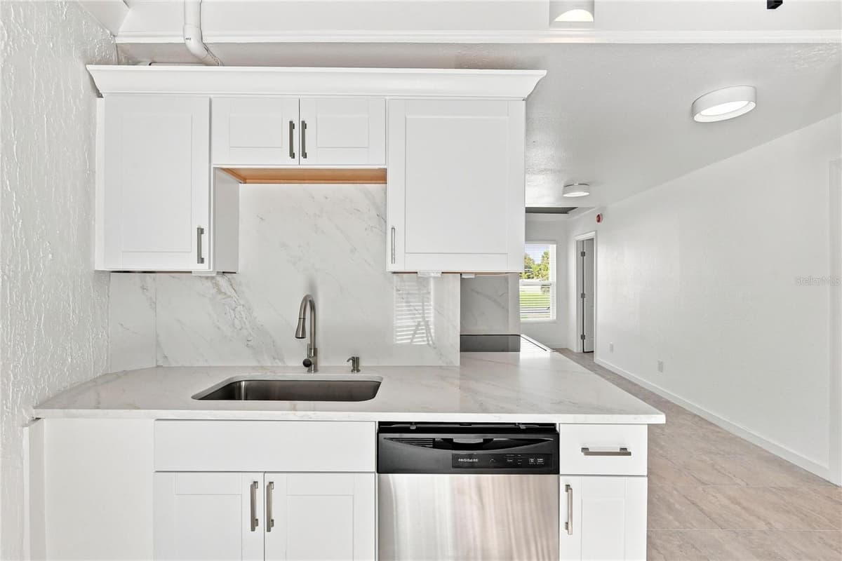 2881 GENTIAN ROAD — photo 13 of 24