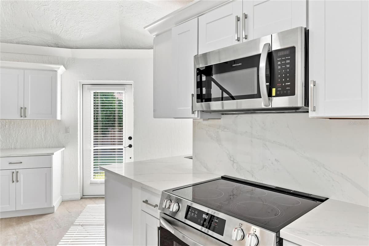 2881 GENTIAN ROAD — photo 7 of 24