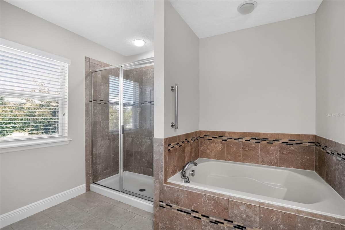 11014 SPRING POINT CIRCLE — photo 20 of 23