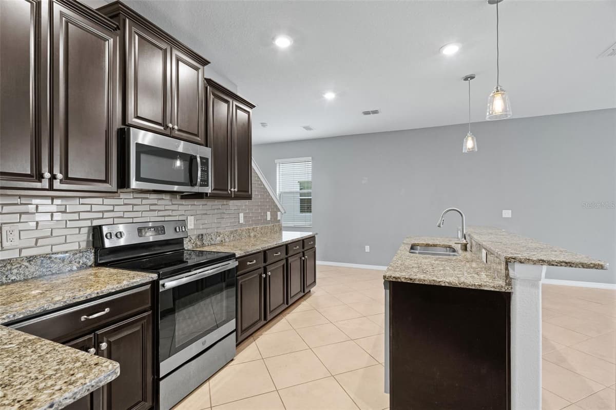 13728 REINDEER CIRCLE — photo 16 of 59