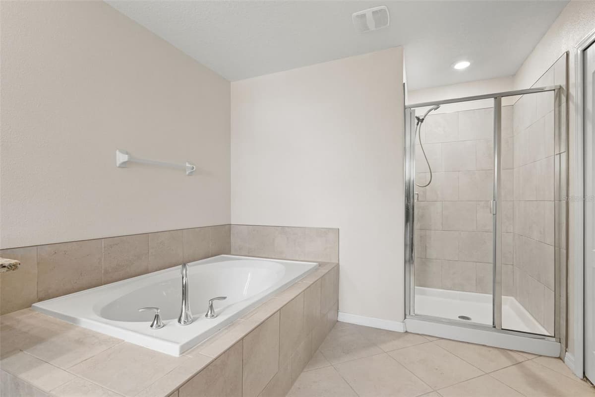 13728 REINDEER CIRCLE — photo 35 of 59