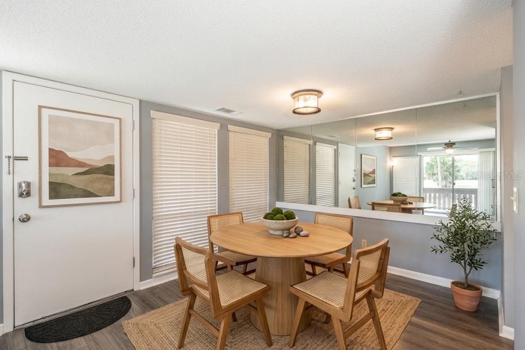 60 CLUB HOUSE DRIVE — photo 22 of 52