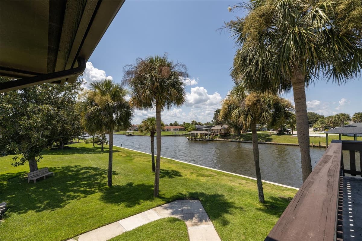 60 CLUB HOUSE DRIVE — photo 43 of 52
