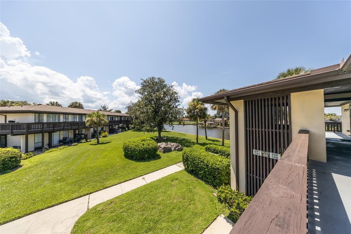 60 CLUB HOUSE DRIVE — photo 40 of 52