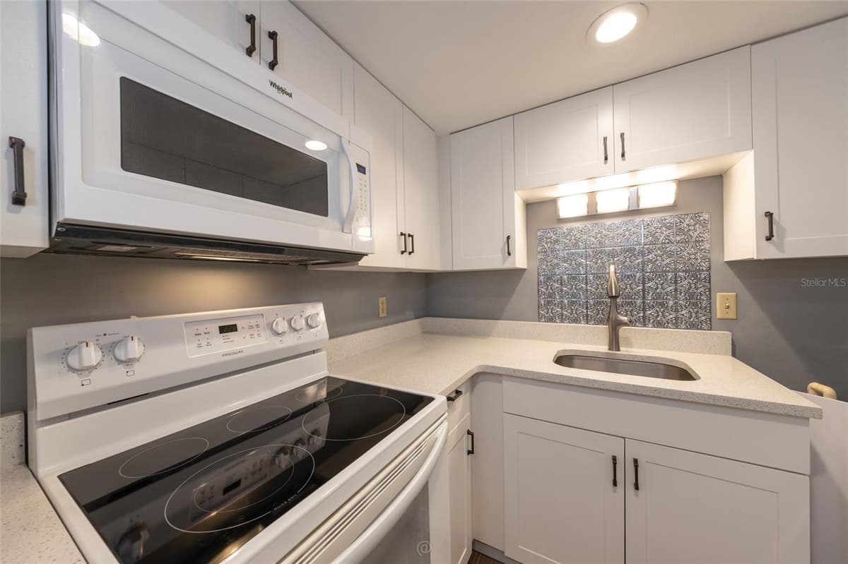 60 CLUB HOUSE DRIVE — photo 14 of 52