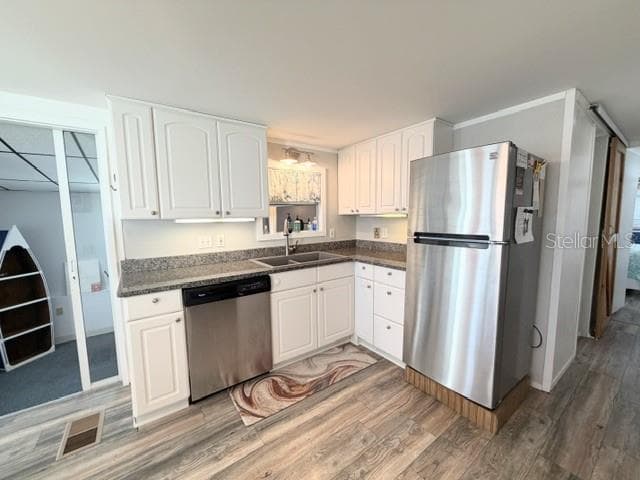 813 GREEN CIRCLE — photo 9 of 30