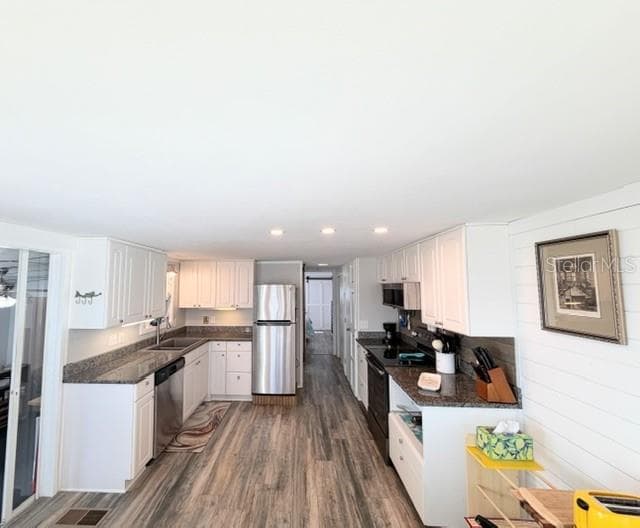 813 GREEN CIRCLE — photo 10 of 30