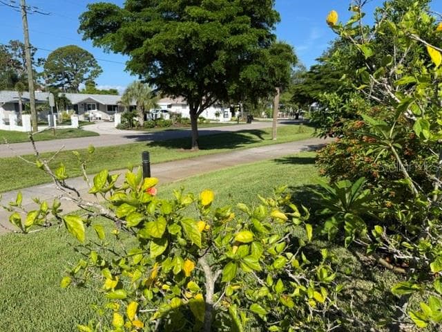 813 GREEN CIRCLE — photo 3 of 30