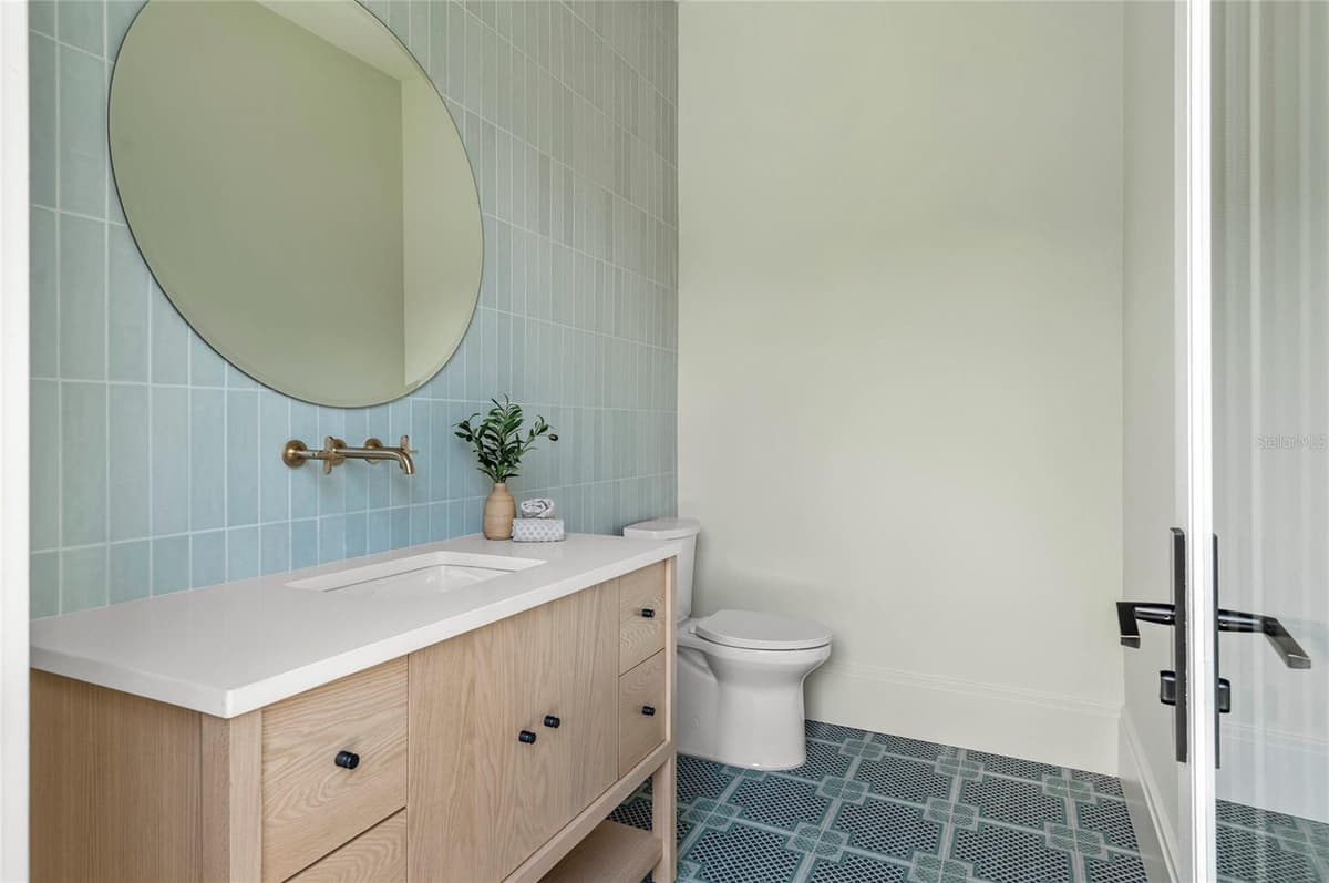 1236 CHICHESTER STREET — photo 49 of 58