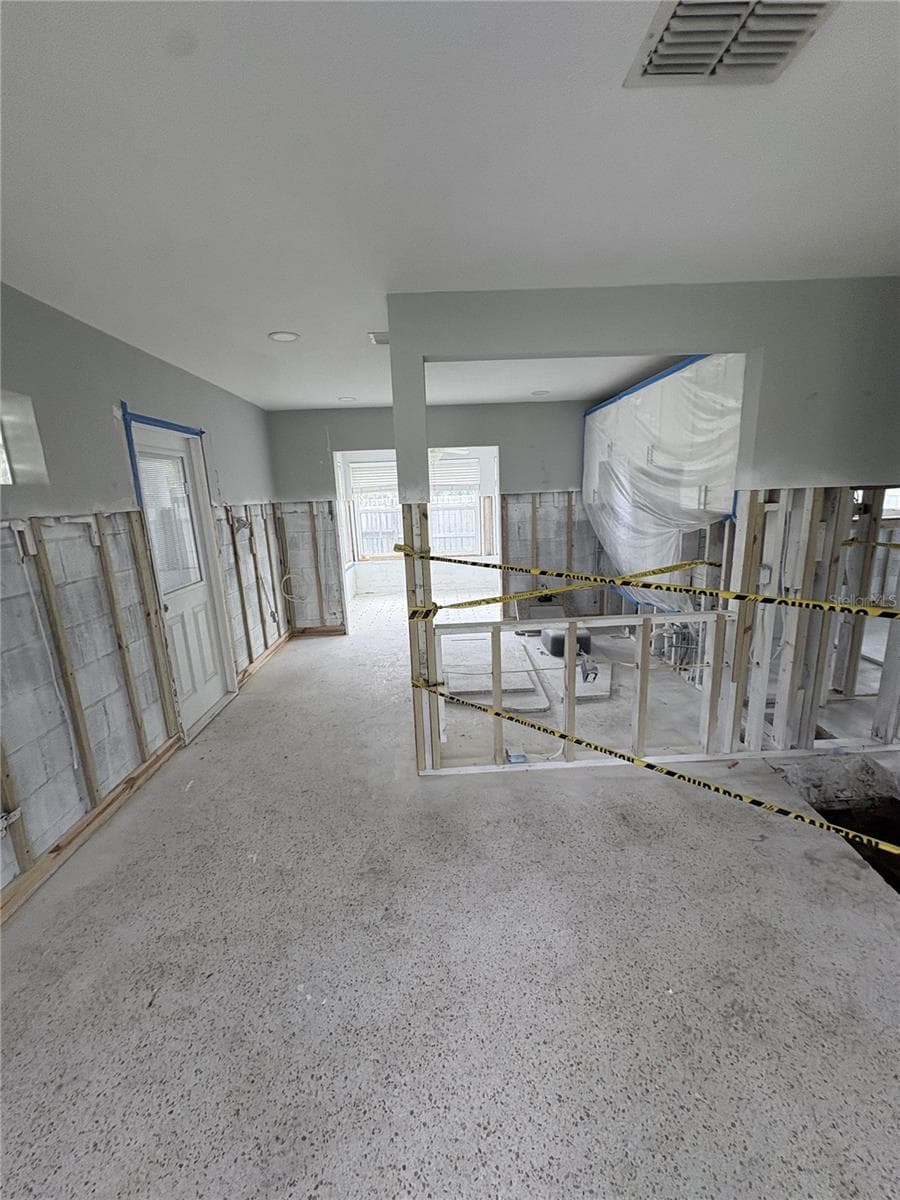 1890 SAN MATEO DRIVE — photo 3 of 13