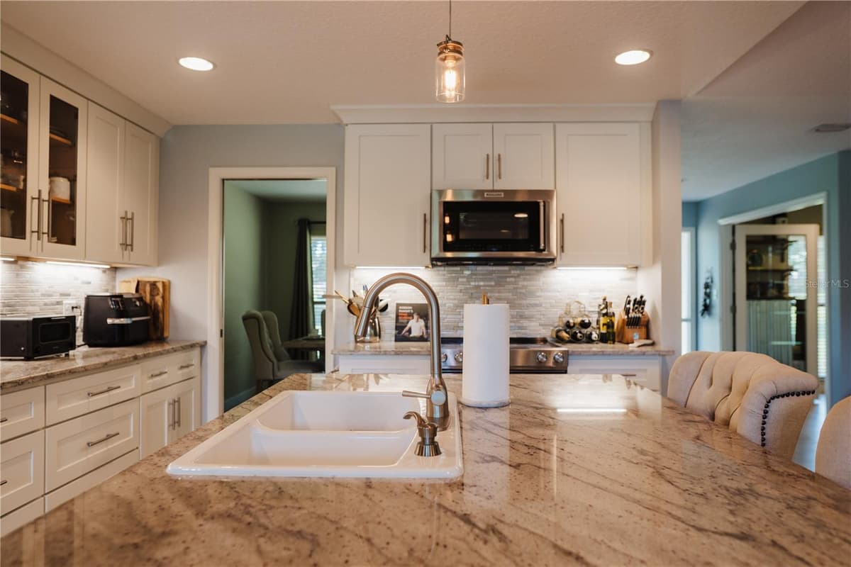9600 AMBLESIDE DRIVE — photo 5 of 34