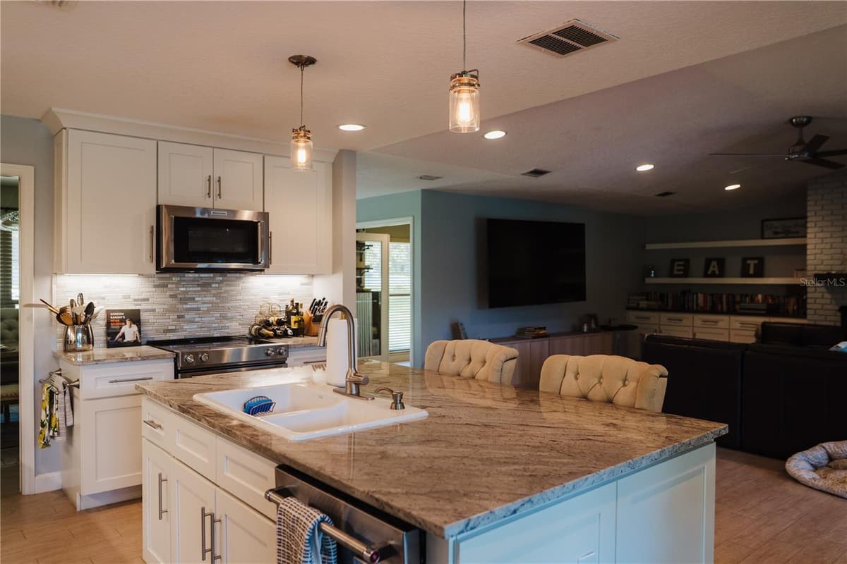 9600 AMBLESIDE DRIVE — photo 9 of 34
