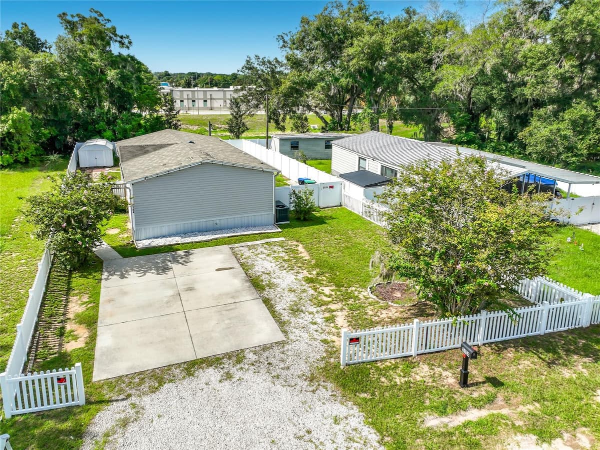 2104 OLD DIXIE HIGHWAY — photo 31 of 32
