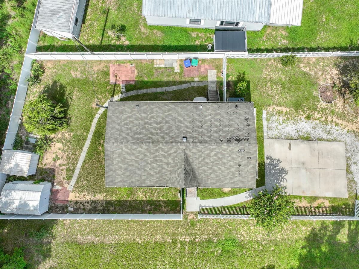 2104 OLD DIXIE HIGHWAY — photo 29 of 32