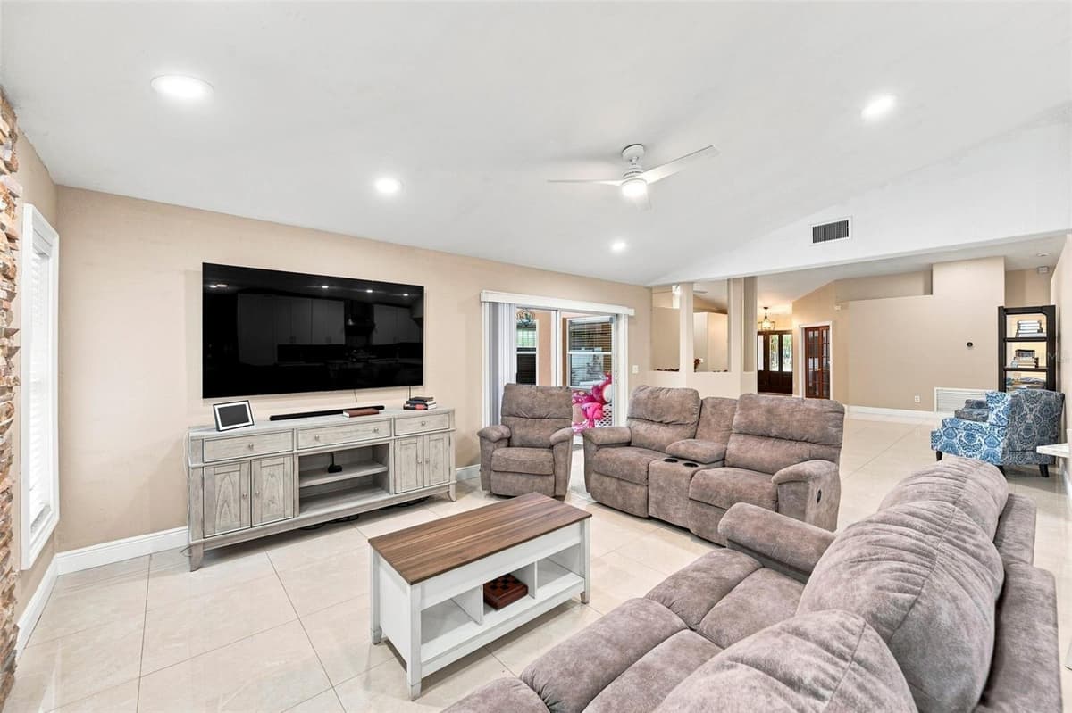 16502 CAYMAN DRIVE — photo 13 of 33