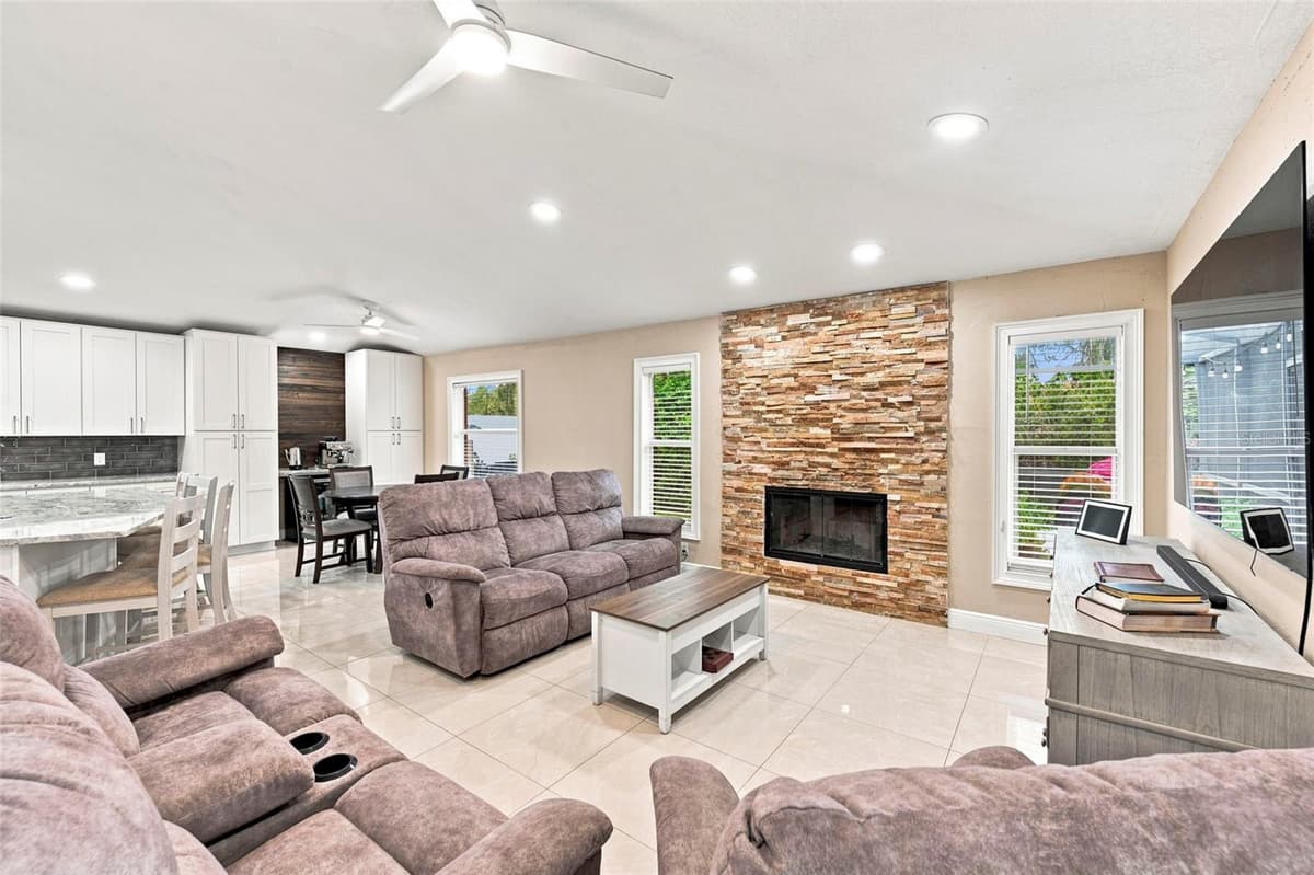16502 CAYMAN DRIVE — photo 14 of 33
