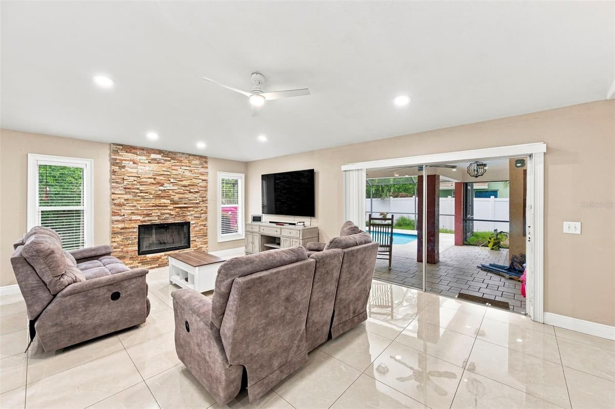 16502 CAYMAN DRIVE — photo 10 of 33