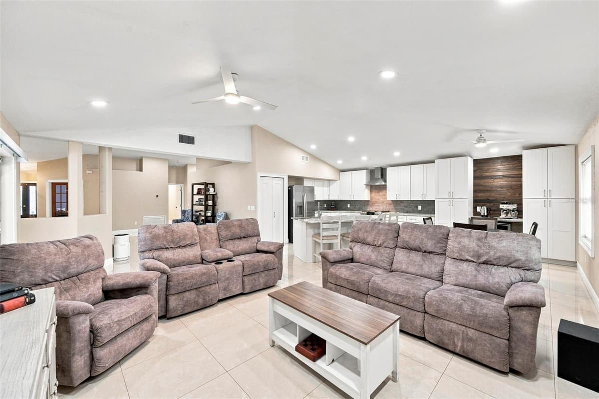 16502 CAYMAN DRIVE — photo 9 of 33