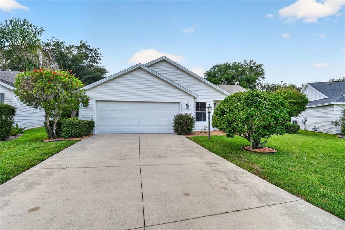1745 LAKEWOOD DRIVE — photo 3 of 54