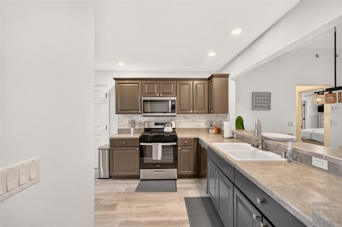 1745 LAKEWOOD DRIVE — photo 12 of 54