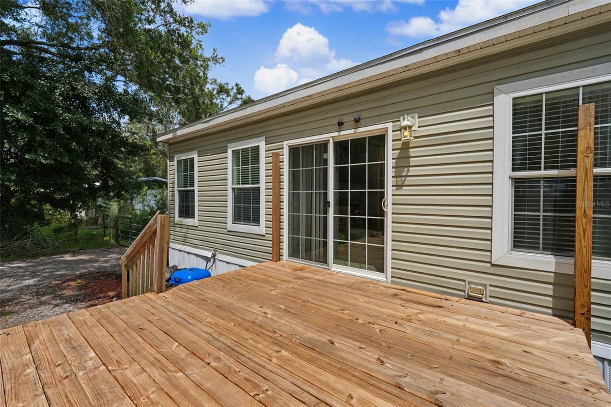 6415 MANGROVE DRIVE — photo 17 of 40