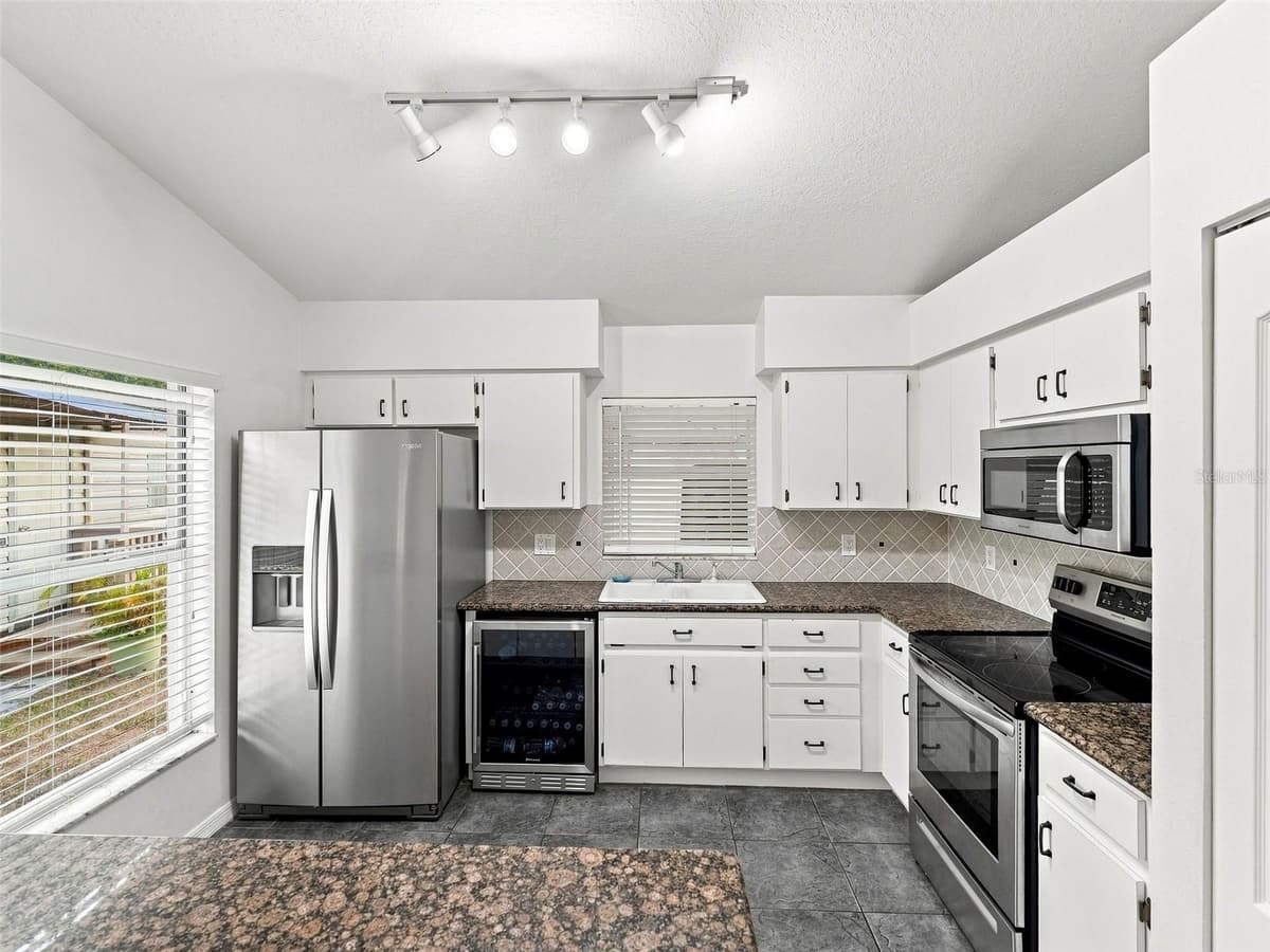 1018 PEACHWOOD DRIVE — photo 13 of 41