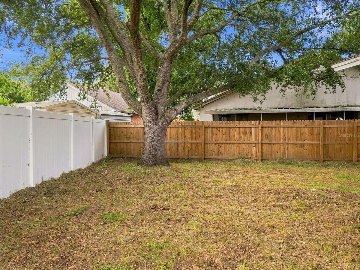 1018 PEACHWOOD DRIVE — photo 26 of 41