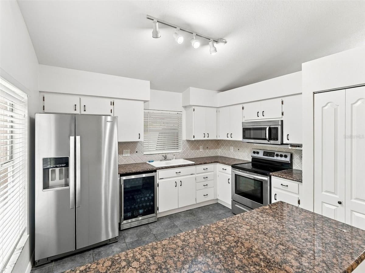 1018 PEACHWOOD DRIVE — photo 14 of 41