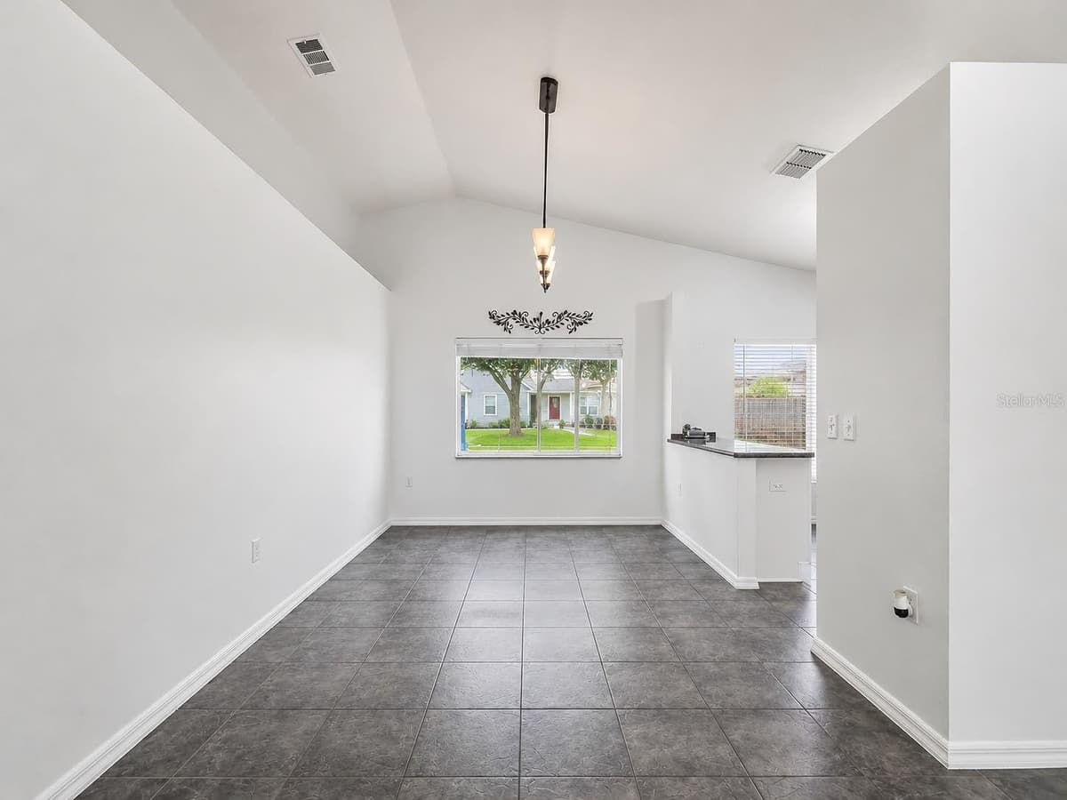 1018 PEACHWOOD DRIVE — photo 10 of 41
